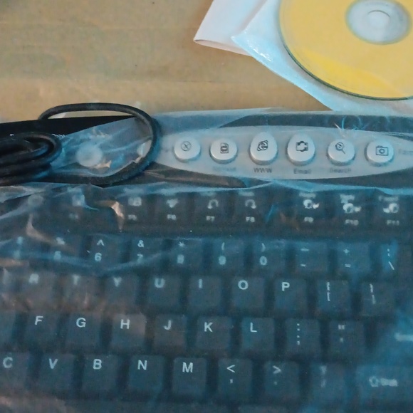 Office keyboard  New - Picture 8 of 12